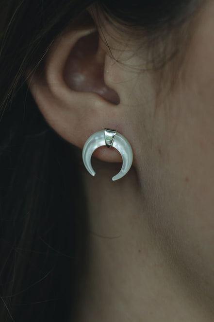 Earrings Pearl Moon Stud