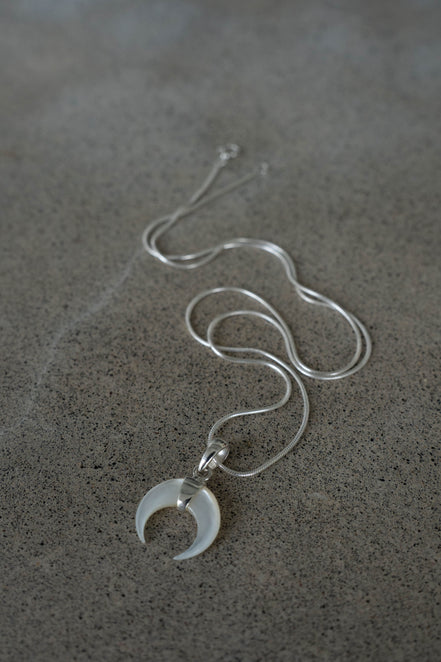 Pendant Moon