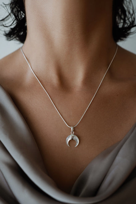 Pendant Moon
