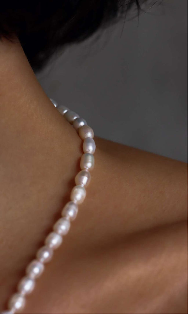 Necklace White Pearl Beats
